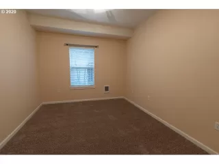 Photo #4: 20137247 Listing