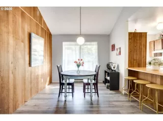 Photo #4: 20137852 Listing