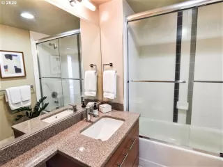 Photo #4: 20137947 Listing