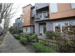 Photo #1: 20138643 Listing 