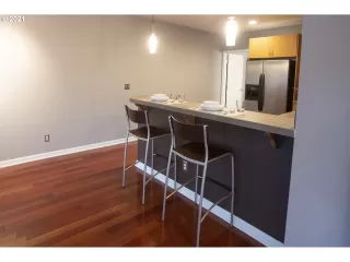 Photo #6: 20138643 Listing 