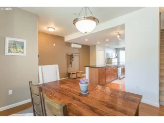 Photo #2: 20138724 Listing