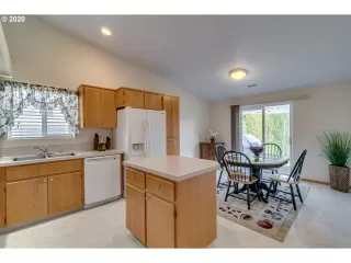 Photo #2: 20139105 Listing