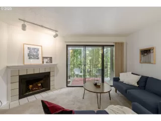 Photo #3: 20139139 Listing