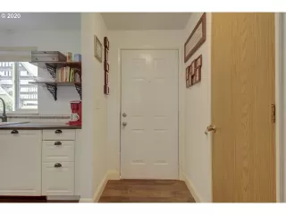 Photo #3: 20139230 Listing