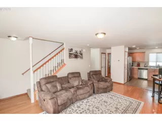 Photo #1: 20139766 Listing 