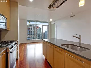 Photo #5: 20141633 Listing