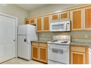 Photo #4: 20142531 Listing