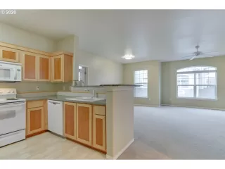 Photo #5: 20142531 Listing