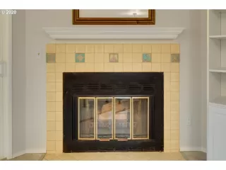 Photo #5: 20142564 Listing