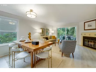 Photo #6: 20142564 Listing