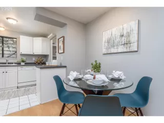 Photo #3: 20143706 Listing