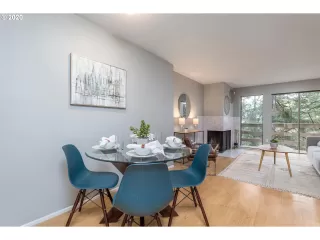 Photo #4: 20143706 Listing