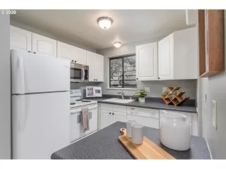 Photo #6: 20143706 Listing