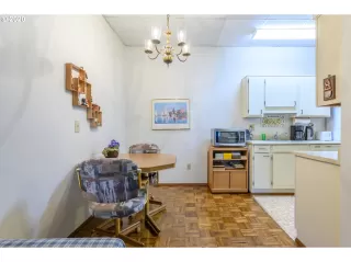 Photo #2: 20143737 Listing