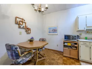 Photo #3: 20143737 Listing