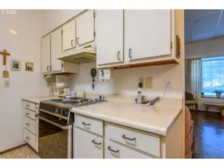 Photo #4: 20143737 Listing