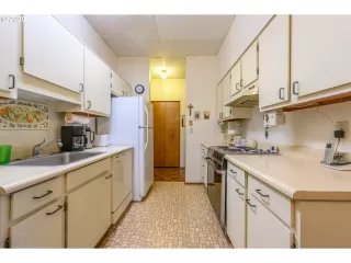 Photo #5: 20143737 Listing