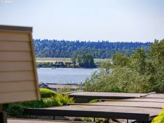 Photo #5: 20143797 Listing