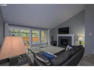 Photo #3: 20144344 Listing