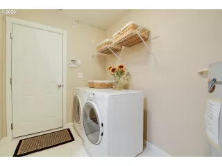 Photo #5: 20144829 Listing