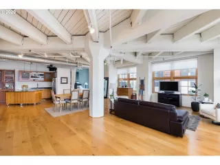 Photo #3: 20145463 Listing 