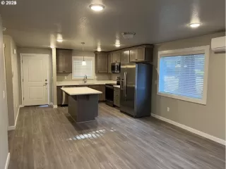 Photo #3: 201455069 Listing