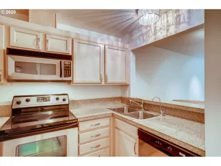 Photo #6: 20145578 Listing