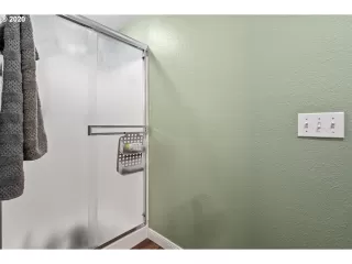 Photo #2: 20145782 Listing