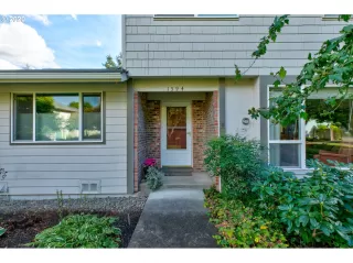 Photo #2: 20147632 Listing