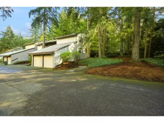 Photo #2: 20147753 Listing