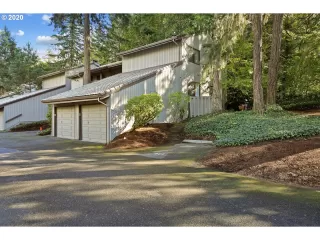 Photo #3: 20147753 Listing