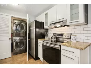 Photo #5: 20147753 Listing