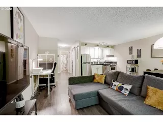 Photo #4: 20148533 Listing