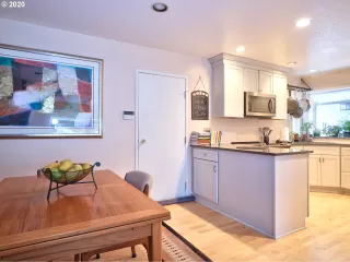 Photo #3: 20149129 Listing