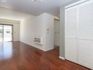 Photo #4: 20149770 Listing