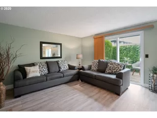 Photo #6: 20152299 Listing