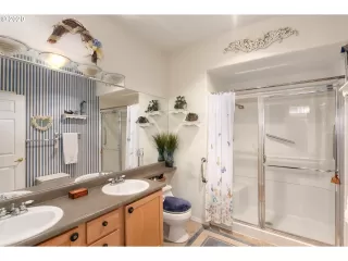 Photo #4: 20152343 Listing