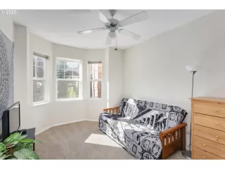 Photo #5: 20152343 Listing