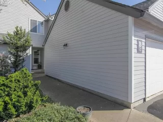 Photo #1: 20153316 Listing