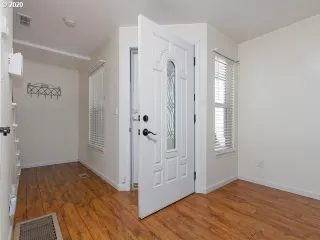 Photo #3: 20153316 Listing