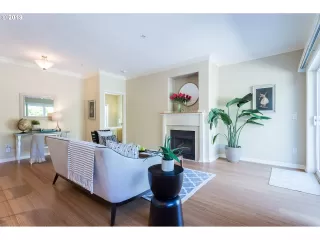 Photo #5: 20154916 Listing