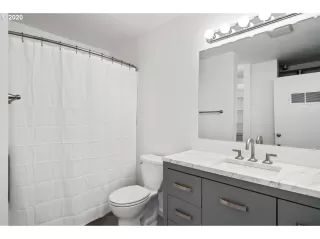 Photo #1: 20155346 Listing