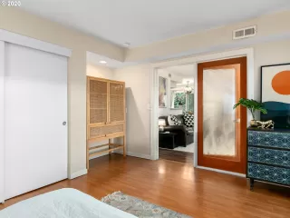 Photo #5: 20155881 Listing