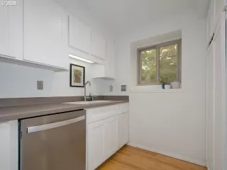 Photo #2: 20155898 Listing