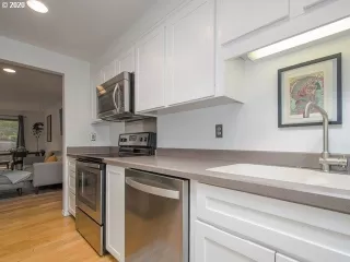 Photo #4: 20155898 Listing