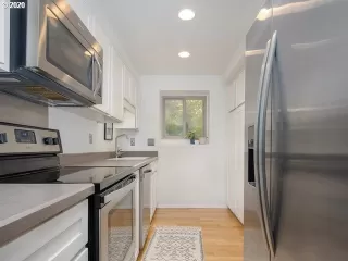 Photo #5: 20155898 Listing