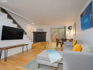 Photo #6: 20155898 Listing