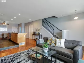 Photo #2: 20155921 Listing