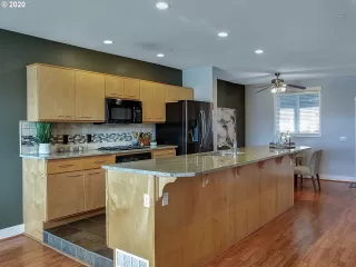 Photo #4: 20155921 Listing